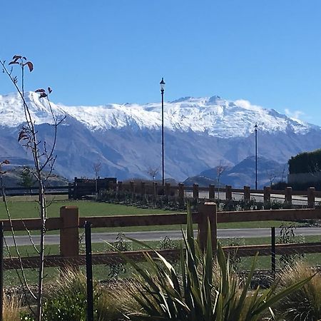 Minaret Ridge Retreat Hotel Wanaka Buitenkant foto