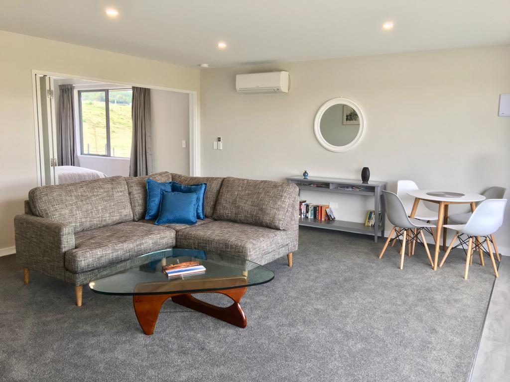 Minaret Ridge Retreat Hotel Wanaka Buitenkant foto